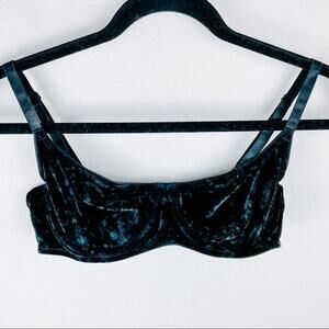 Vintage Victoria’s Secret Black Crushed Velvet Underwire Bra Women’s Size 36 C